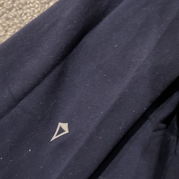 navy blue Ivivva leggings - Picture 2 of 3